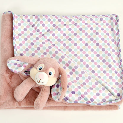 Copertina rosa con coniglietta tridimensionale e retro polka dots, personalizzata con ricamo artigianale