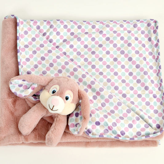 Copertina rosa con coniglietta tridimensionale e retro polka dots, personalizzata con ricamo artigianale