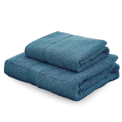 Set asciugamani in spugna Gabel Tinta Unita ottanio presentato su sfondo bianco